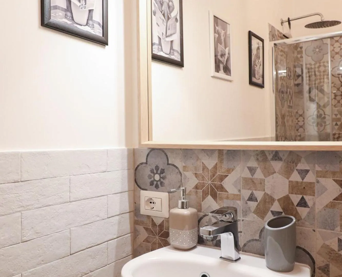 Casilina 403 Spacious Apartment 3Bdr And 3 Bath Rome