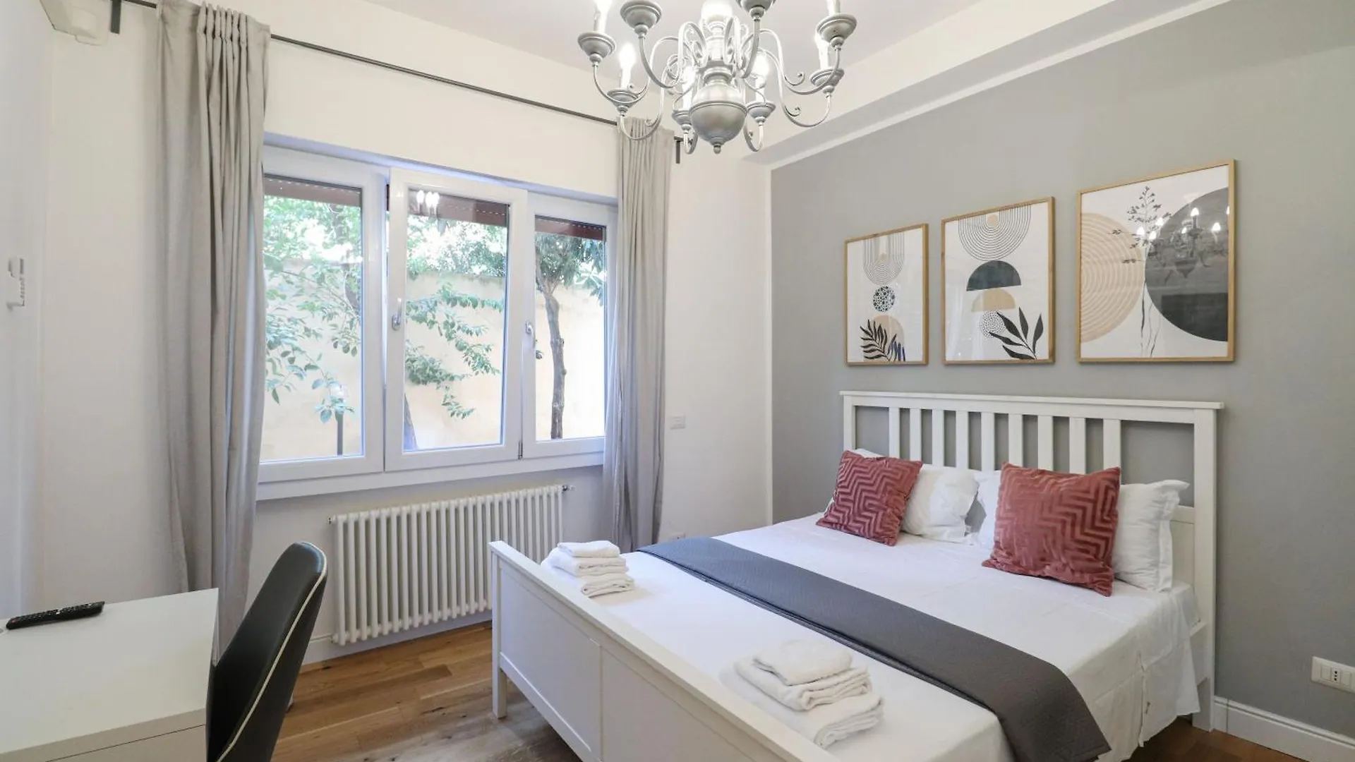 Casilina 403 Spacious Apartment 3Bdr And 3 Bath Rome