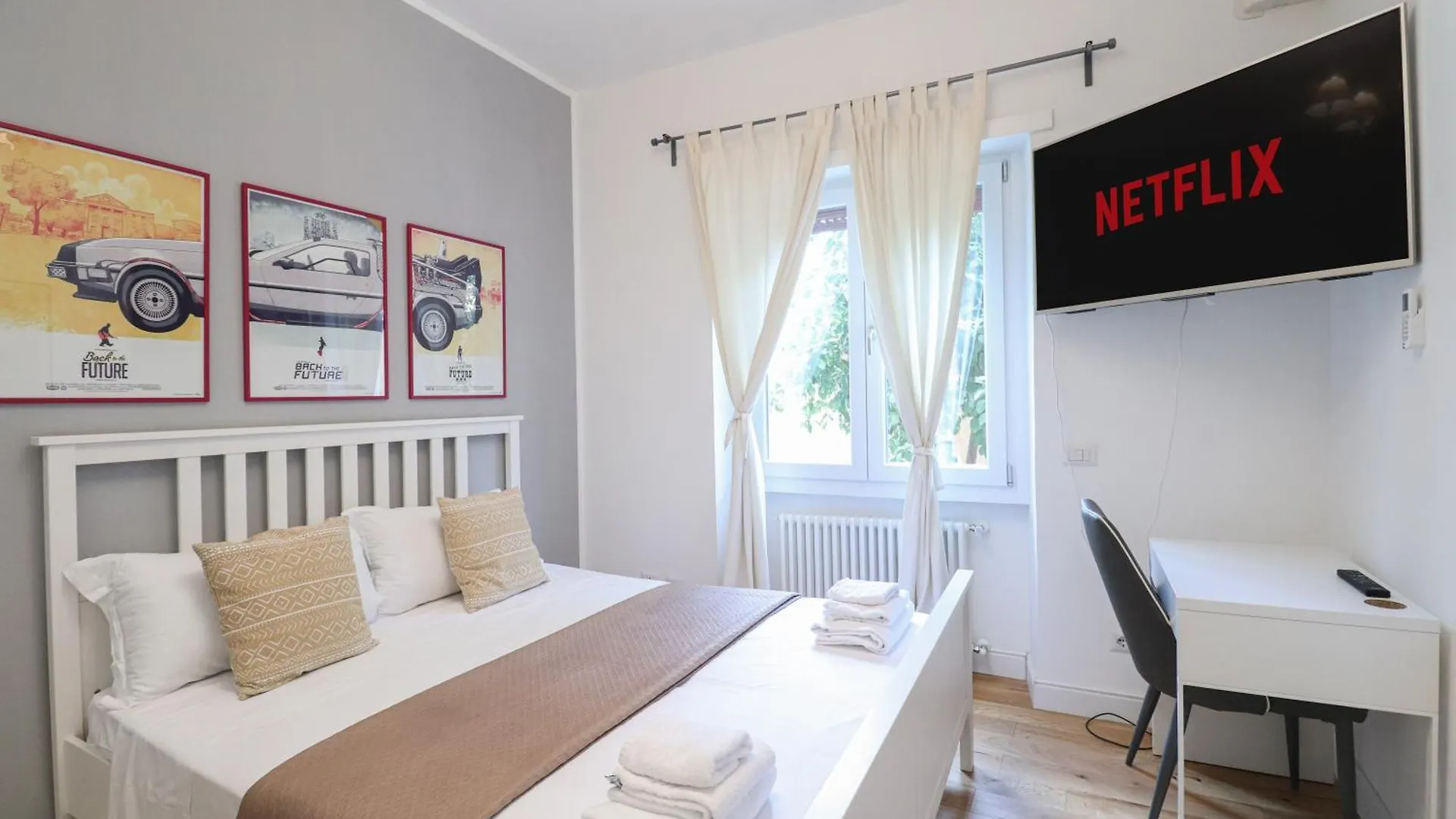 Casilina 403 Spacious Apartment 3Bdr And 3 Bath Rome 0*,  Italy