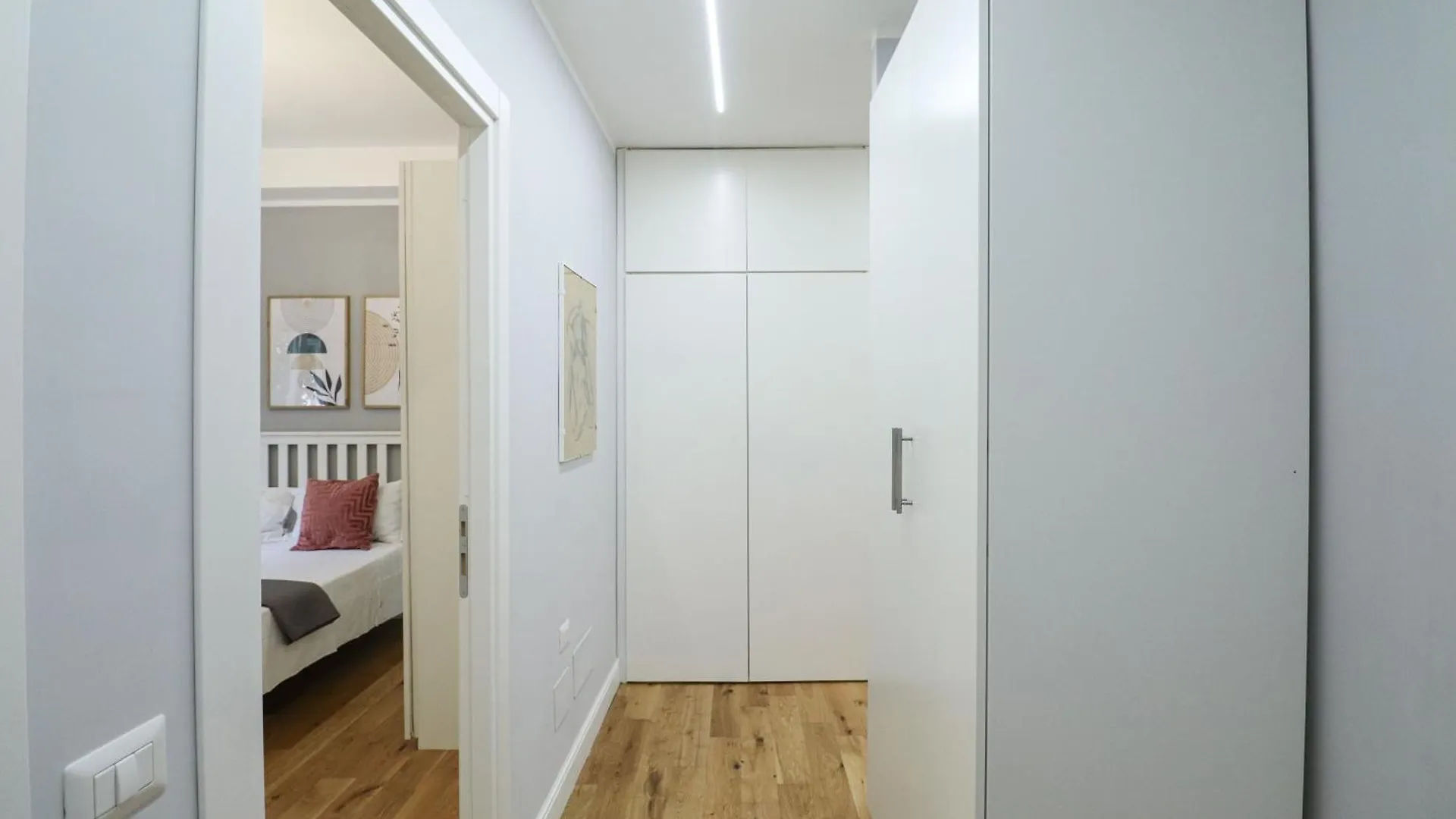 Casilina 403 Spacious Apartment 3Bdr And 3 Bath Rome 0*,  Italy